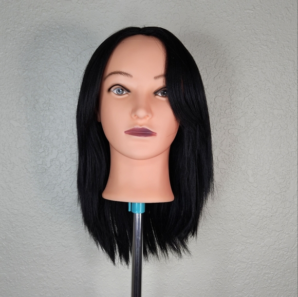 Bobbi Boss Black color wig 17" lace front - Picture 1 of 4